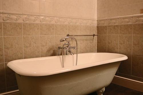 Gallery image of The Cottage Hotel in Nottingham