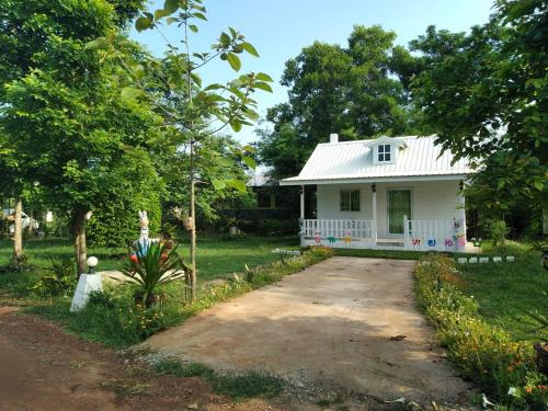Gallery image of Benjamat Resort in Sakon Nakhon