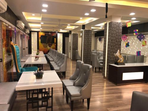 Χώρος καθιστικού στο Narang Hotel