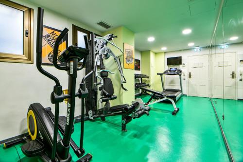 Gimnasio o instalaciones de fitness de Athens Tiare by Mage Hotels