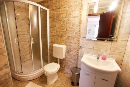 Фотография из галереи Apartments Baron в Свети-Стефане