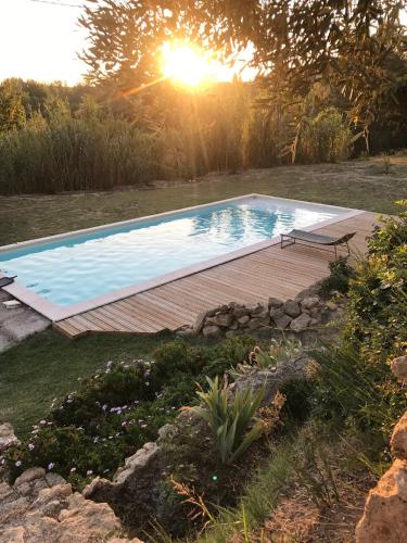Gallery image of Maisonnette et piscine in Miramas