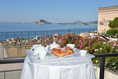 Gallery image of Miramare Residence in Pozzuoli