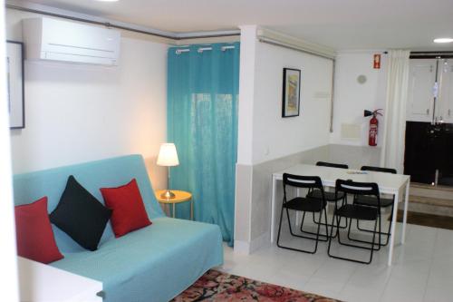 Khu vực ghế ngồi tại Alfama 34