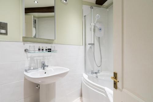 A bathroom at The Swan At Hay