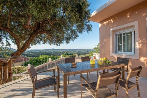 Gallery image of Panorama Country Residence in Tzitzifés