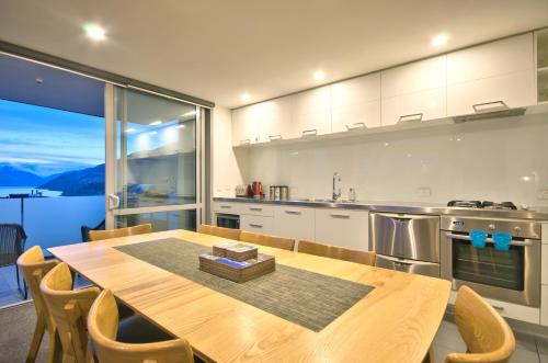 Kitchen o kitchenette sa Highview Central