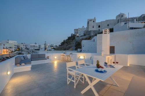 Cycladic Breeze