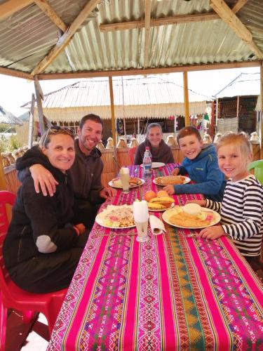 Επισκέπτες που μένουν στο Uros Lodge Lover Titiqaqa