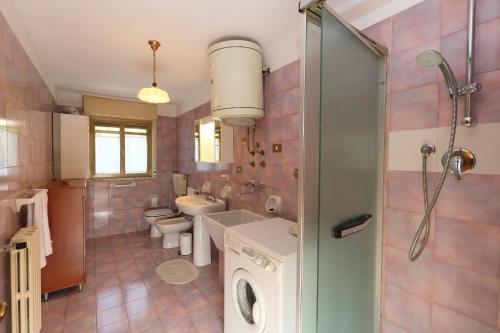 Et badeværelse på Terrazza Sull'Etna Holidays Apartment