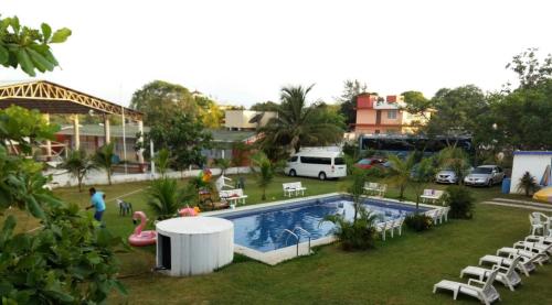 Bazén v ubytování Hotel Playa Krystal nebo v jeho okolí