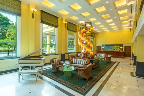 Ein Sitzbereich in der Unterkunft Hai Phong Harbour View Hotel