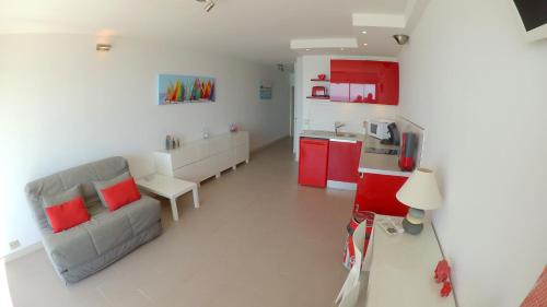 Kuchyň nebo kuchyňský kout v ubytování Front de mer T2 PALAVAS LES FLOTS direct plage