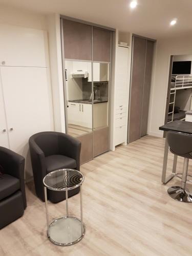 Dapur atau dapur kecil di Studio ANDREA D2