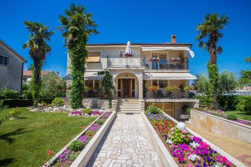 Garden view apartment in Poreč for 2 - 4 persons