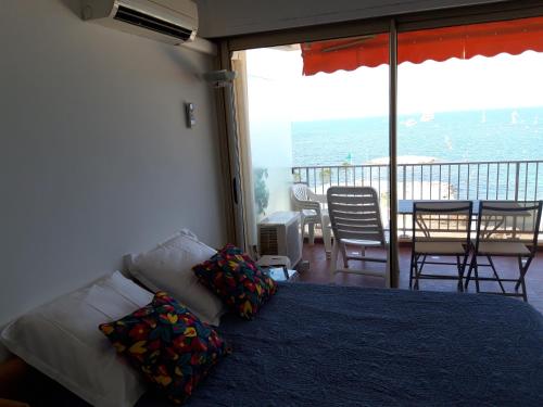 Antibes: A nest perched on the sea!