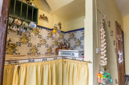 Η κουζίνα ή μικρή κουζίνα στο Casa centenaria con encanto