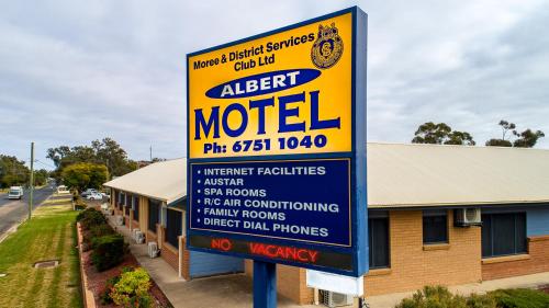 Un certificado, premio, letrero u otro documento en Albert Motel