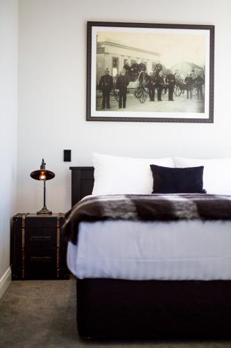Hokitika Fire Station Boutique Accommodation — Bedroom