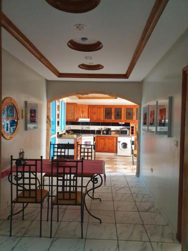 Cucina o angolo cottura di La Colline de Chott Meriem appartements