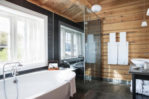 Et bad på Storfjord Hotel