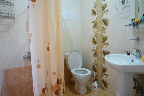 Koupelna v ubytování ECO-RESORT LORRET