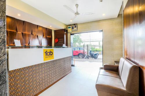 Gallery image of FabHotel Landmark Guestline Vashi in Navi Mumbai