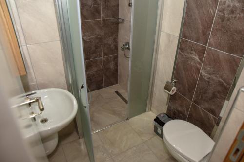 Koupelna v ubytování İRBEÇ APART & BUNGALOW