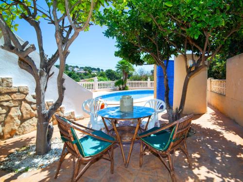Bazén v ubytovaní Apartment La Marina by Interhome alebo v jeho blízkosti