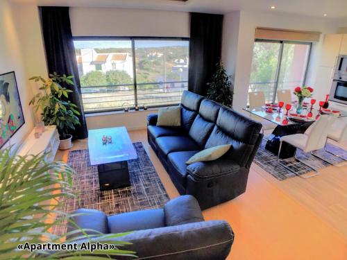 Foto Apartment Alpha - 2 Bedrooms, Private Rooftop Patio with Hot Tub, BBQ and View 3
