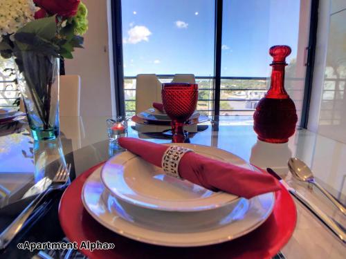 Foto Apartment Alpha - 2 Bedrooms, Private Rooftop Patio with Hot Tub, BBQ and View 6
