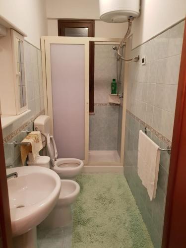 Un baño de Appartamento 60 mq a 800 mt dalla spiaggia