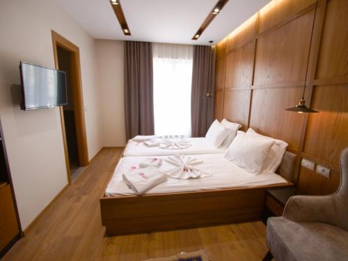 Hotel Lahutaにあるベッド