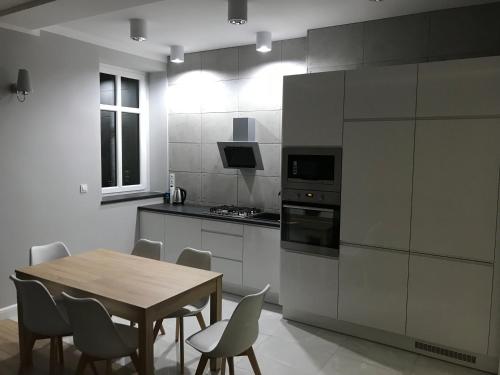 Η κουζίνα ή μικρή κουζίνα στο Luksusowy Apartament dla 6 osób - 90 m2
