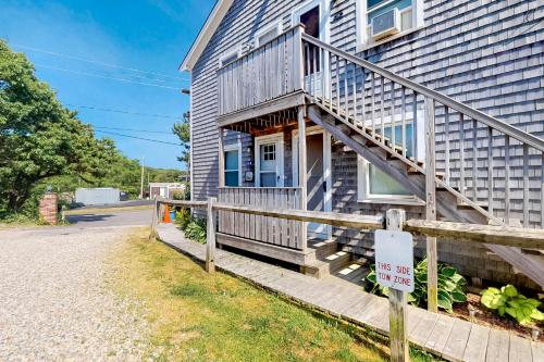 Gallery image of Blue Cottage & Beach Condo in Provincetown