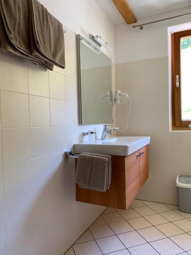 Bilik mandi di Apartments Grossgasteiger