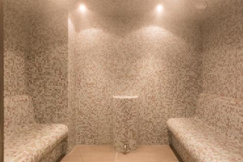 Gambar di galeri bagi Easy Living di List