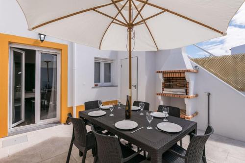Sweet Escape I w Terrace by LovelyStay