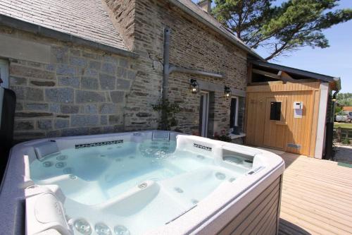 Fotografie z fotogalerie ubytování Au Mont Chez Nous # Jacuzzi & Sauna # v destinaci Pontorson