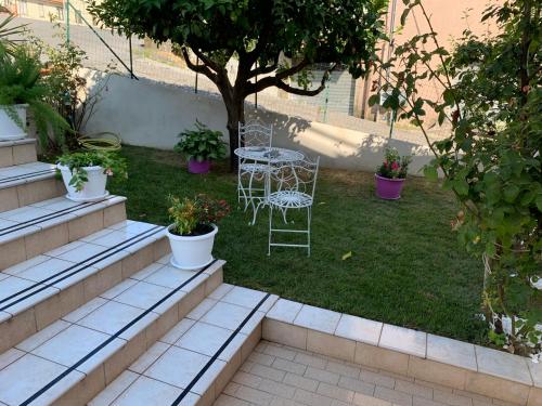 Taman di luar B&B Villa Pignataro