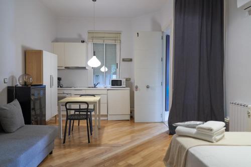 Kuchyňa alebo kuchynka v ubytovaní Spacious & Comfortable flat in centric Eixample