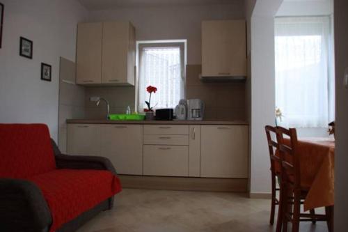 Kuchyň nebo kuchyňský kout v ubytování Mediterranean Oasis Apartments