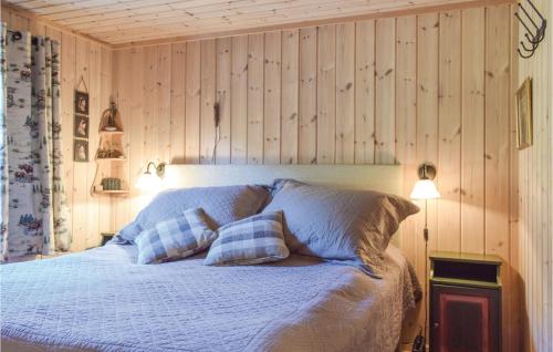 Postel nebo postele na pokoji v ubytování Gorgeous Home In Sjusjen With House A Mountain View