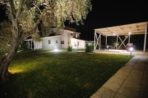 Imagen de la galería de 8 Boutique Suites, en Nea Potidaea