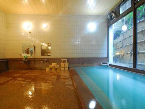 薬師の湯　湯元館の敷地内または近くにあるプール