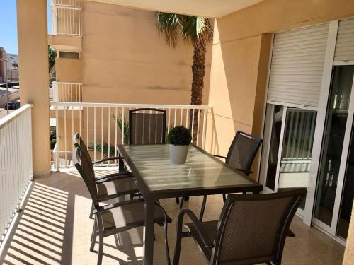 Balkón alebo terasa v ubytovaní APARTAMENTO CON TERRAZA, VISTAS AL MAR Y PISCINA