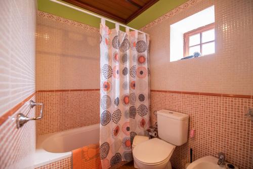 A bathroom at Casa Rural de Abuelo - Con zona habilitada para observación astronómica