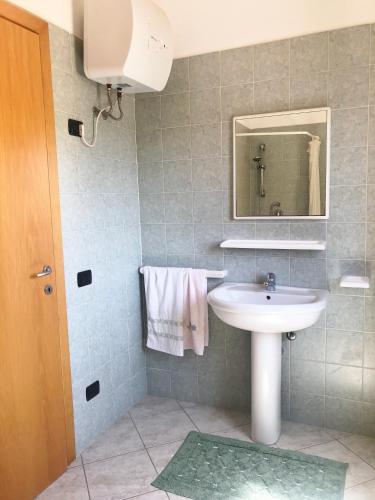 Ένα μπάνιο στο B&B City Bar