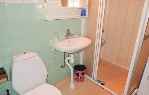 Pet Friendly Apartment In Ullaredにあるバスルーム
