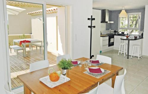 Φαγητό σε αυτή η παραθεριστική κατοικία ή κάπου εκεί κοντά